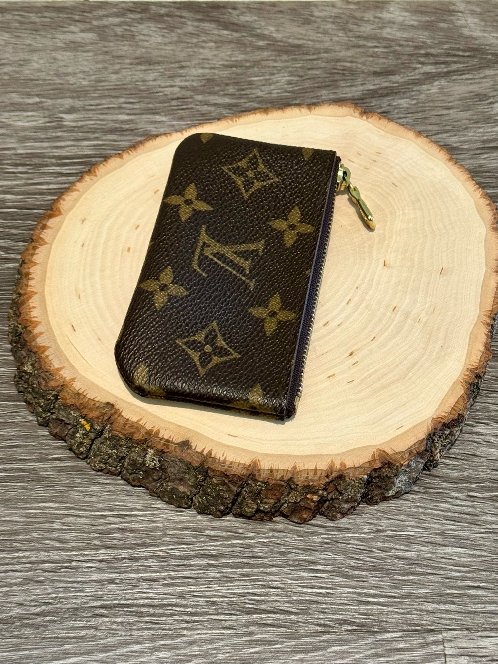Authentic Louis Vuitton Key Pouch in Monogram canvas. Vintage LV - Picture 2 of 11